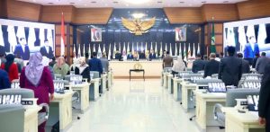 Euis Ida Wartiah Ikuti Paripuran Pendapat Akhir Gubernur