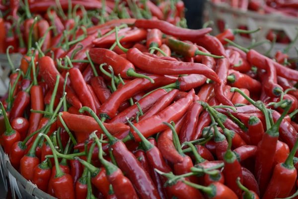 Harga Cabai Rawit Tembus Rp58.074 Per Kg, Bawang Merah Rp44.070 Per Kg
