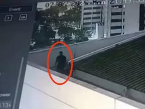 Diplomat Kemlu Sempat di Roftop