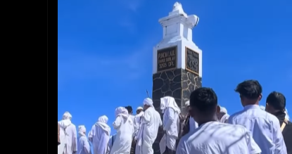 gunung lawu pakaian putih