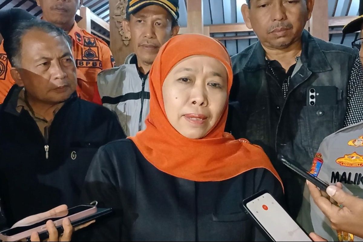khofifah diperiksa kpk-2