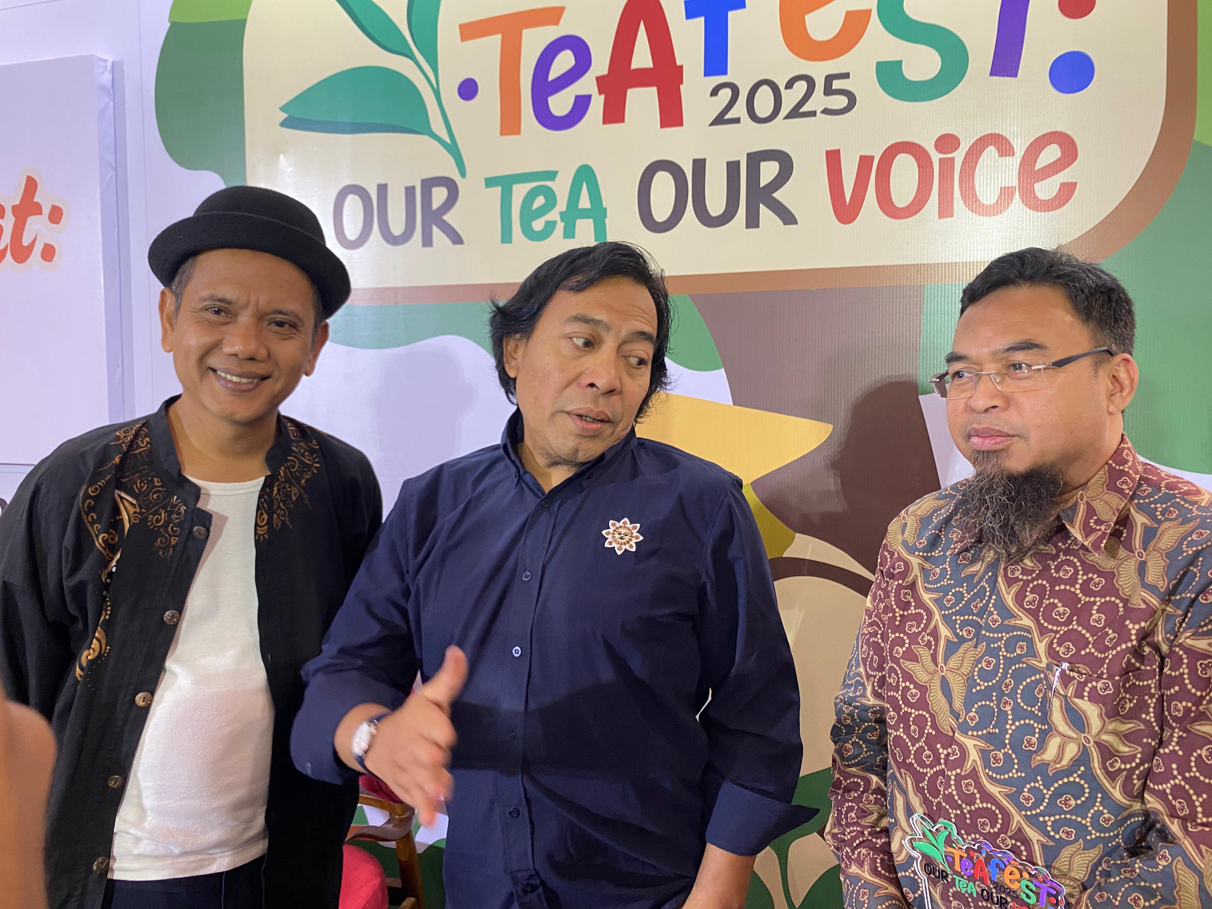 Komeng Sindir Teh Tak Punya “WarTeh” Saatnya Teh Jadi Bintang Minuman Nasional!