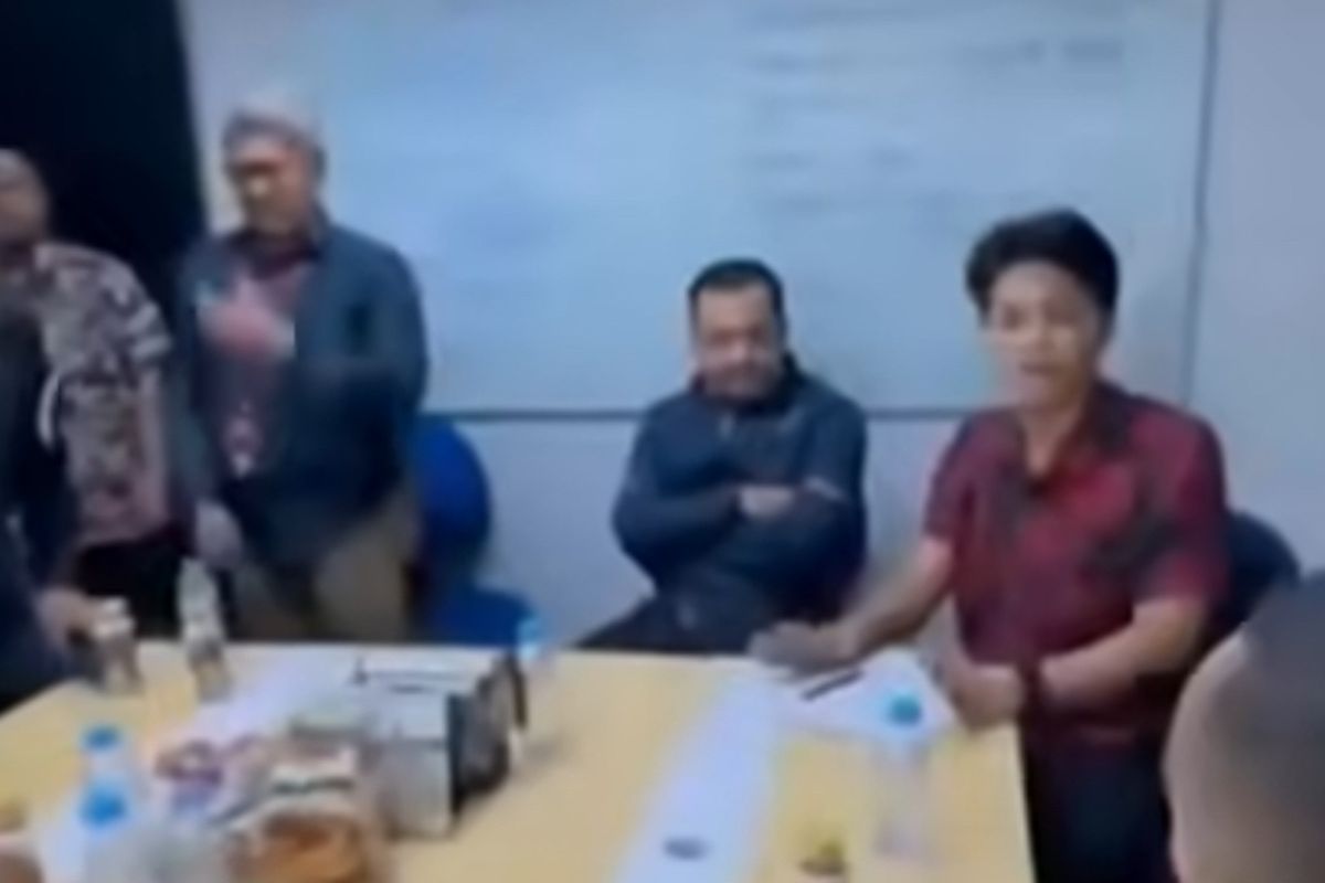 pegawai finance ormas