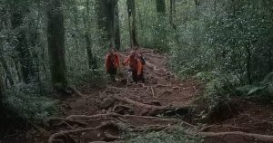 pendaki ibu dan anak tersesat