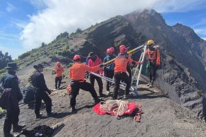 turis brasil jatuh di rinjani-2