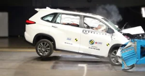 uji tabrak toyota innova zenix