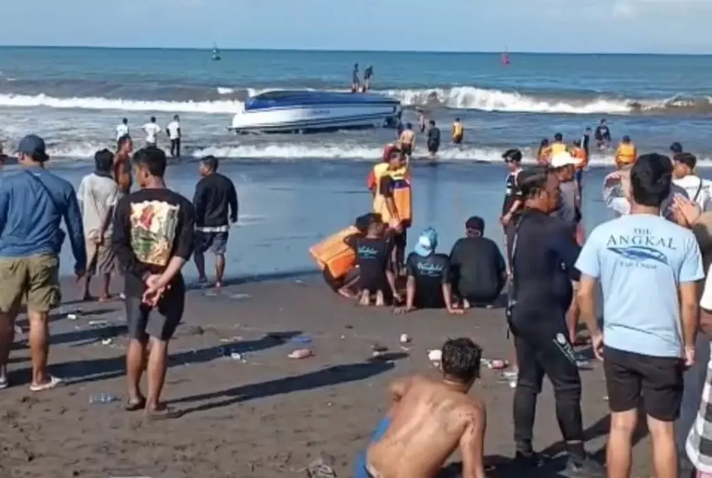 Fastboat Bali Dolphin Cruise 2 Terbalik, Menhub Perintahkan Penanganan Cepat