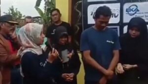 Guru Honorer Garut perbaiki Rutilahu (Instagram Garuthits)
