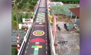 HUT RI lukis jalan, HUT ke 80 RI karanganyar (Instagram Indo Psikologi)