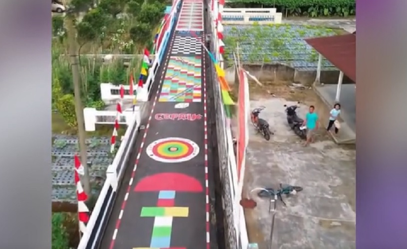 HUT RI lukis jalan, HUT ke 80 RI karanganyar (Instagram Indo Psikologi)