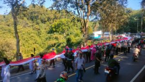 bendera raksasa cadas pangeran