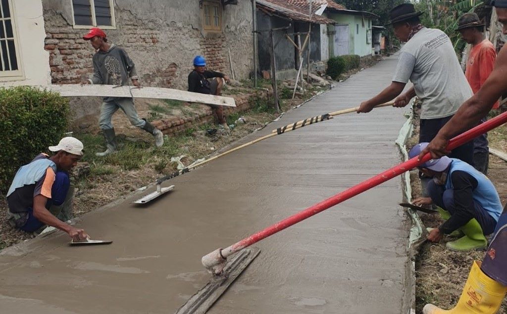 Jalan Desa Cangkringan Indramayu (Dok Pemkab Indramayu)