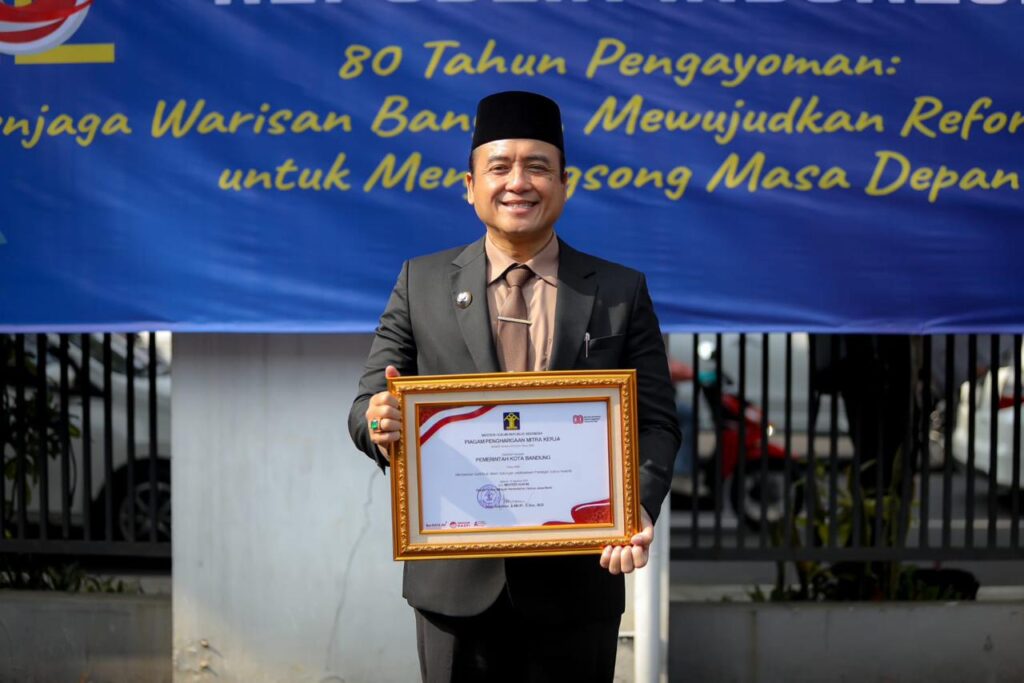 Kota Bandung Borong Dua Penghargaan Hukum di Hari Pengayoman 2025