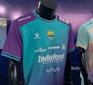 Ini Alasan Persib Luncurkan Jersey Berwarna Feminim