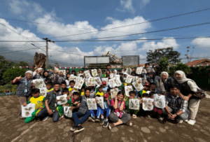 KKN Kelompok 16 Kenalkan Ecoprint, Siswa SDN Dukuh 02 Antusias Berkreasi