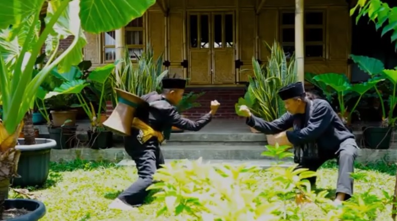 Tradisi Parebut Seeng Kabupaten Bogor (YouTube Budaya Jabar)