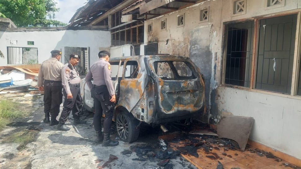 WN Australia Diamankan Polisi Setelah Rampas dan Bakar Mobil Warga di Bali