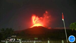 Awas! Gunung Lewotobi Laki-laki Meletus dengan Kolom Abu Mencapi 10.000 Meter