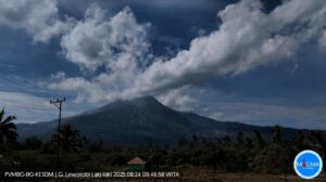 Status Level Siaga, Gunung Lewotobi Laki-laki Erupsi Kolom Abu Capai 1.000 Meter
