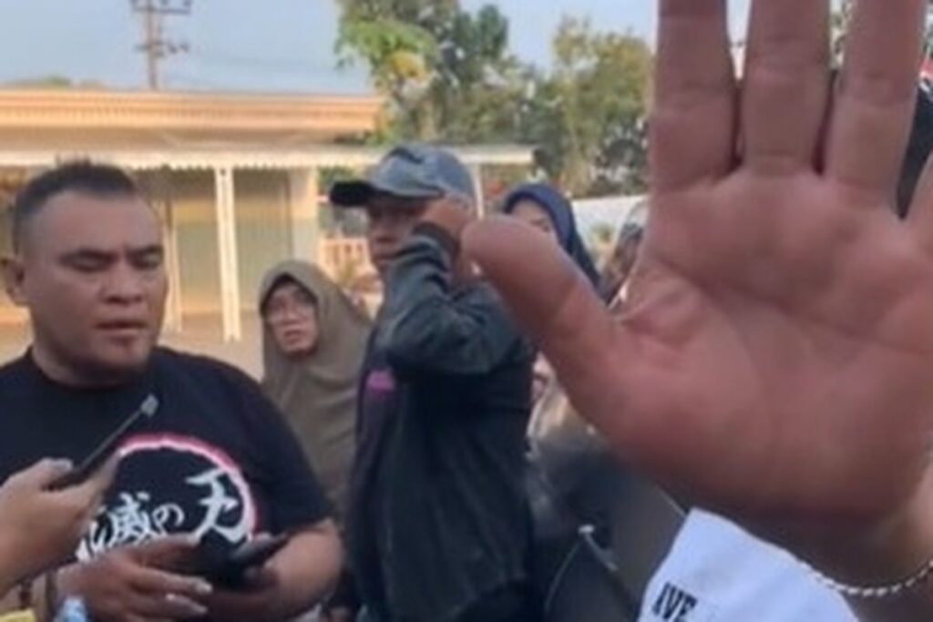 debt collector polisi