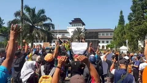 dedi mulyadi dimakzulkan