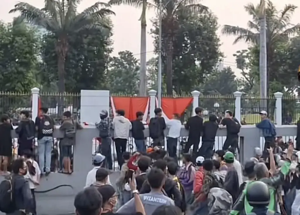 demo 25 AGUSTUS-2