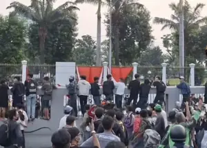 demo 25 AGUSTUS-2