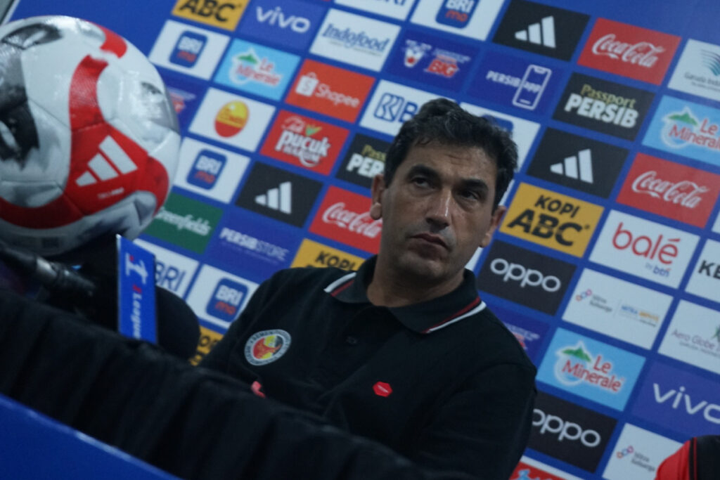 Eduardo Almeida Tak Menyesal Melakukan Perjudian Strategi di Laga Kontra Persib