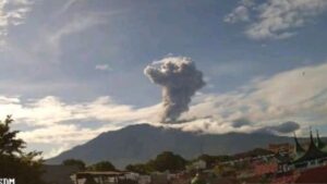 gunung marapi erupsi-1