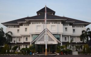 pejabat pemkab karawang dilaporan