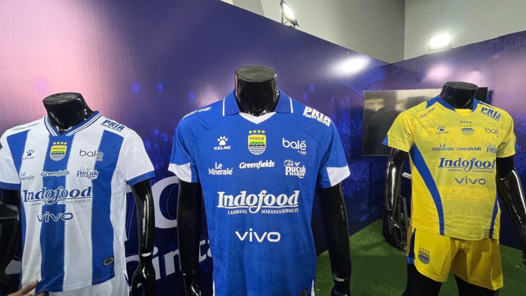 Jersey Baru Jadi Semangat Baru, Persib Berharap Hattrick Juara