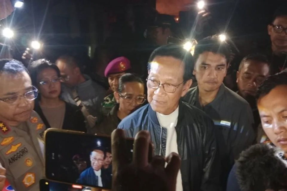 Serukan Penyampaian Aspirasi Damai, Sri Sultan Hamengku Buwono X  Temui Massa