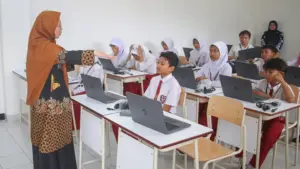 tunjangan guru sekolah rakyat