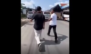sopir ambulans kesal