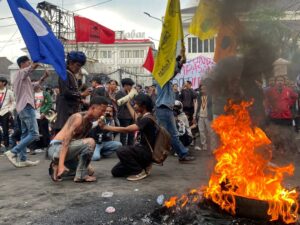 Demo ricuh DPRD Jabar (Foto Rizky Iman TM)