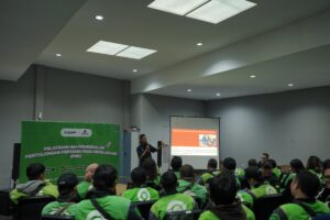 Gojek dan EIGER Kolaborasi di Bandung, Pelatihan Keselamatan dan Tas P3K EIGER untuk Mitra Driver