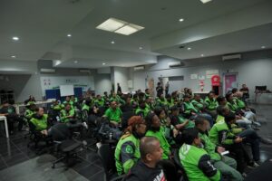 Gojek dan EIGER Kolaborasi di Bandung, Pelatihan Keselamatan dan Tas P3K EIGER untuk Mitra Driver