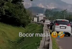 Ban mobil bocor massal