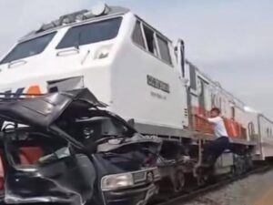 Kecelakaan kereta di Cirebon