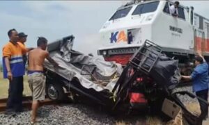 Kecelakaan Kereta Tawang Jaya Cirebon