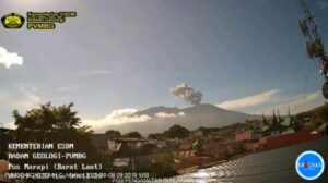 Gunung Marapi di Sumatera Barat Erupsi, Masyarakat dan Pendaki Dilarang Mendekati Radius 3 Km