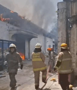 Cafe di Jalan Ibrahim Adjie Kota Bandung Hangus Terbakar