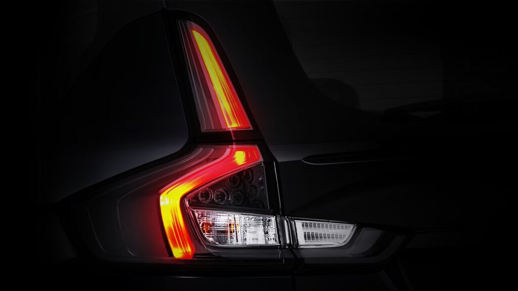 Suzuki XL7 Hybrid Alpha Kuro