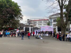 Mahasiswa Mulai Berdatangan Gelar Aksi di DPRD Jabar