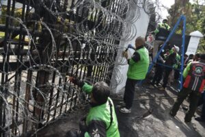 Ojol Bandung Gelar Aksi Bersih-Bersih Usai Ricuh Demo, Tegaskan Tolak Anarkisme