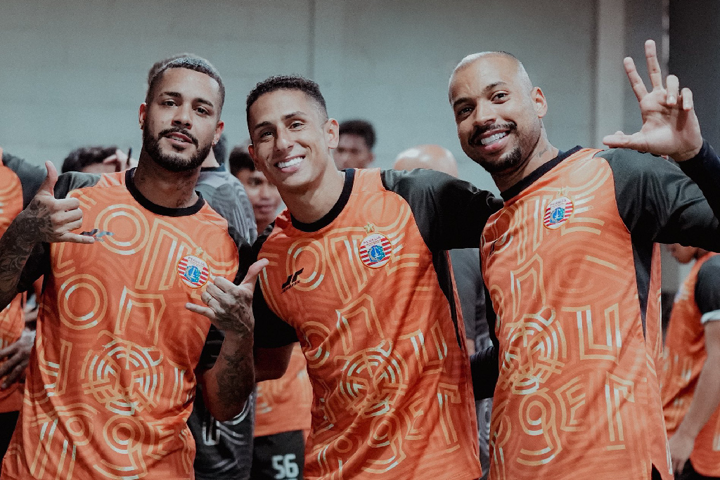 Maxwell Souza, Bruno Tubarao, dan Gustavo Almeida.