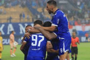 Jungkalkan Persebaya, Bojan Hodak Minta Pemain Persib Tak Besar Kepala