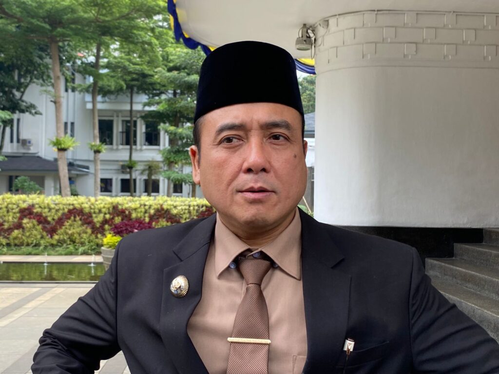 Enam Warga Terjaring OTT karena Buang Sampah Sembarangan di Cicadas