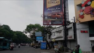 Risih dengan Reklame Semrawut, Warga Dukung Pemkot Bandung Bersih-Bersih Baliho
