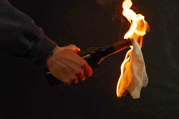 Polisi diserang bom molotov